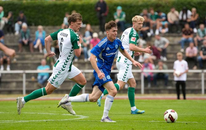 Foto : Jalte Finnjan RÖPE (Verden) gegen Jens STAGE (Werder , links) Fussball 1. Bundesliga , am Sa. 18.07.2026 Saisonvorbereitung FC Verden - Werder Bremen *** Photo: Jalte Finnjan RÖPE, Verden vs. Jens STAGE, Werder; left: Soccer, Bundesliga 1; Saturday, July 18, 2026; Preseason: FC Verden vs. Werder Bremen