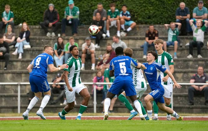 Foto : Salim MUSAH (Werder) gegen Jannis NIESTÄDT (links , Verden) Fussball 1. Bundesliga , am Sa. 18.07.2026 Saisonvorbereitung FC Verden - Werder Bremen *** Photo by Salim MUSAH: Werder vs. Jannis NIESTÄDT (left), Verden Soccer, Bundesliga 1, Saturday, July 18, 2026, Preseason: FC Verden vs. Werder Bremen