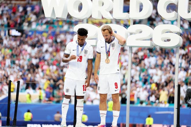 July 18, 2026, Fort Lauderdale, Florida, USA: England s Harry Kane and Ollie Watkins pose for a photograph with their bronze medals during the medal presentation ceremony after England defeated France 6Ã¢â‚¬4 in the FIFA World Cup, WM, Weltmeisterschaft, Fussball 2026 third-place playoff at Hard Rock Stadium on July 18, 2026, in Miami Gardens, Florida. Fort Lauderdale USA - ZUMAd192 20260718_zsp_d192_014 Copyright: xDenilsonxMentorx