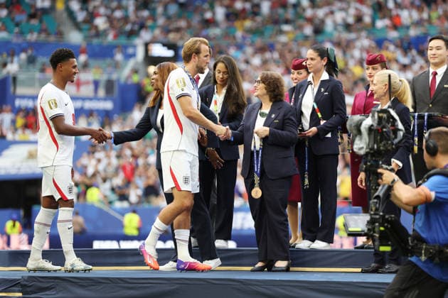 July 18, 2026, Fort Lauderdale, Florida, USA: England s Harry Kane receives his bronze medal during the medal presentation ceremony after England defeated France 6Ã¢â‚¬4 in the FIFA World Cup, WM, Weltmeisterschaft, Fussball 2026 third-place playoff Soccer 2026: England Vs France World Cup Fifa 2026  - ZUMAd192 20260718_zsp_d192_010 Copyright: xDenilsonxMentorx
