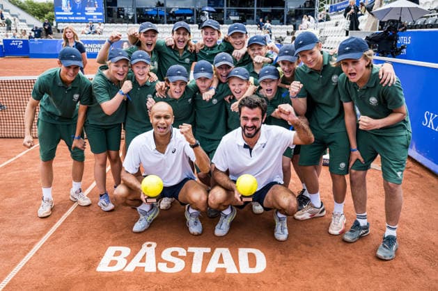 260719 Sadio Doumbia of France and Fabien Reboul of France celebrates with the bollboys during day 7 of the Nordea Open on July 19, 2026 in Bastad. Photo: Niclas Jönsson BILDBYRAN COP 273 NO0430 tennis ATP, Tennis Herren 250 nordea open bbeng final jubel celebrates frankrike france *** July 19, 2026: Sadio Doumbia of France and Fabien Reboul of France celebrate with the ball boys on Day 7 of the Nordea Open on July 19, 2026 in Bastad. Photo by Niclas Jönsson, BILDBYRAN COP 273 NO0430 tennis atp 250 nordea open bbeng final celebration france  Copyright: NICLASxJÖNSSON BB260719NO049