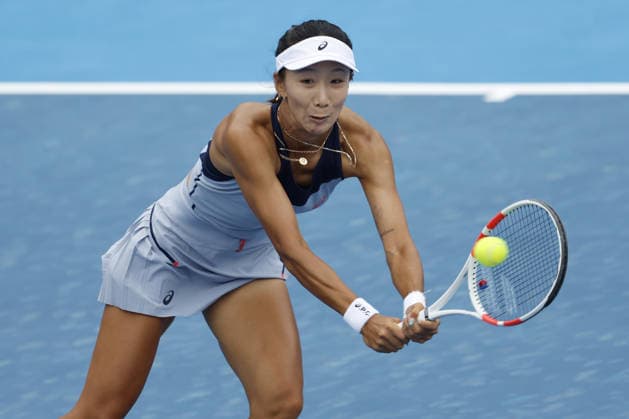 Xinyu Gao of China returns a ball to Linda Fruhvirtova of Czech Republic during the final round of qualifying at the WTA, Tennis Damen 250 Livesport Prague Open on July 19, 2026, Prague, Czech Republic. (CTKxPhoto PavelxLebeda) CTKPhotoF202607190000301  CTKPhotoF202607190000301