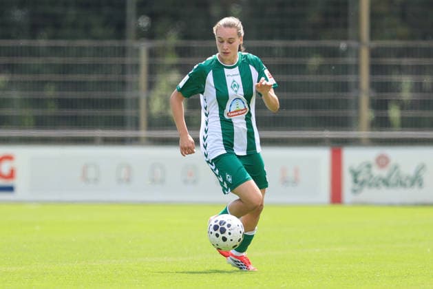 Maria Penner (SV Werder Bremen, 33) am Ball, Freisteller, Einzelbild, Ganzkörper, Aktion, Action, Spielszene, 19.07.2026, Deurningen (Niederlande), Fussball, Testspiel Frauen, FC Twente Enschede - SV Werder Bremen *** Maria Penner, SV Werder Bremen, 33, on the ball, isolated shot, single frame, full body, action, game scene, July 19, 2026, Deurningen, Netherlands, soccer, women s friendly match, FC Twente Enschede vs. SV Werder Bremen xobx