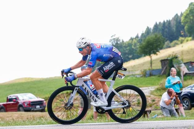 Tour de France 2026 Stage 15 PLATEAU DE SOLAISON, FRANCE - JULY 19 : Philipsen Jasper (BEL) of Alpecin - Premier Tech in action during stage 15 of the 113rd edition of Tour de France an UCI World Tour 2.UWT cycling road race stage for Men Elite of 184 km with start in Champagnole and finish in Plateau de Solaison on July 19, 2026 in Plateau de Solaison, France, 19 07 2026 Plateau de Solaison France  Copyright: xLucaxBettinix