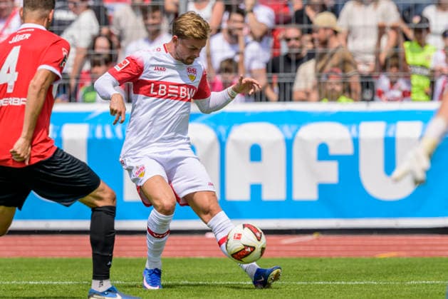im Bild v.l.: Marvin Jaeger ( 04, TSG Balingen), Maximilian Mittelstaedt ( 07, VFB Stuttgart), Zweikampf, Action, Kampf, kaempft um den Ball, GER, Balingen Fussball, Testspiel, TSG Balingen vs VfB Stuttgart 19.07.2026, DFB DFL REGULATIONS PROHIBIT ANY USE OF PHOTOGRAPHS AS IMAGE SEQUENCES AND OR QUASI-VIDEO, *** In the photo, from left: Marvin Jaeger 04, TSG Balingen; Maximilian Mittelstaedt 07, VFB Stuttgart; tackle, action, battle, fighting for the ball, GER, Balingen Soccer, Friendly Match, TSG Balingen vs. VfB Stuttgart, July 19, 2026, DFB and DFL regulations prohibit any use of photographs as image sequences and or quasi-video, Copyright: HMBxMedia UwexKoch