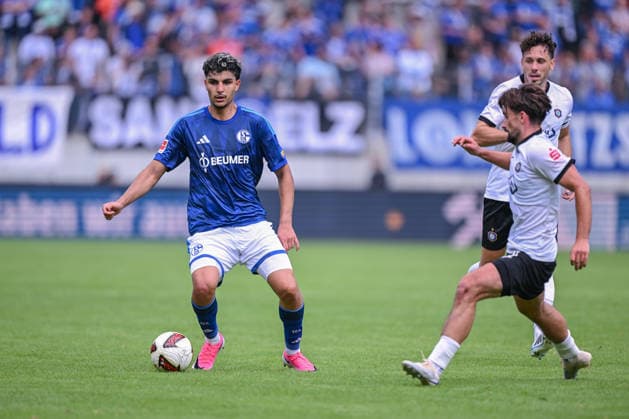 19.07.2026, Fussball, , Saison 2025 2026, Testspiel, FC Erzgebirge Aue - FC Schalke 04, Mertcan Ayhan (FC Schalke 04) xRHR-FOTO YYx *** July 19, 2026, Soccer, , 2025–2026 Season, Friendly Match, FC Erzgebirge Aue vs. FC Schalke 04, Mertcan Ayhan, FC Schalke 04 xRHR PHOTO YYx Copyright: KROEGER RHR-FOTOx RHR-FOTO YY
