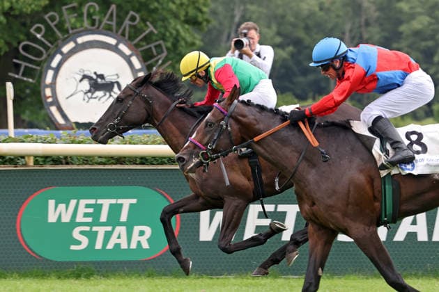 19.07.2026, Hoppegarten, Brandenburg, GER - Nastaria mit Jozef Bojko gewinnt das Fuerstenberg-Rennen. Galopprennbahn Hoppegarten. () 260719D703HOPPEGARTEN.JPG *** July 19, 2026, Hoppegarten, Brandenburg, GER: Nastaria, ridden by Jozef Bojko, wins the Fuerstenberg Race at Hoppegarten Racetrack 260719D703HOPPEGARTEN JPG