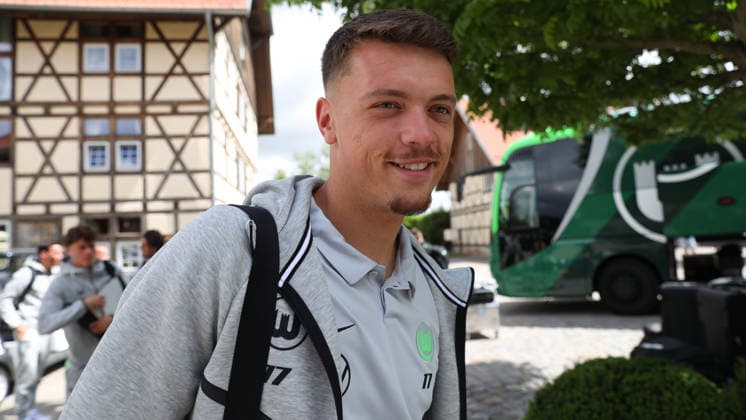 VfL Trainingslager, Weimarer Land Blankenhain, 19.07.2026, Fußball, Herren, Saison 2026 2027, 2. BL, VfL Wolfsburg, Sommer-Trainingslager: Tag 1. Ankunft, Dzenan Pejcinovic (VfL Wolfsburg) Weimarer Land Niedersachsen Deutschland *** VfL Training Camp, Weimarer Land Blankenhain, July 19, 2026, Soccer, Men s, 2026–2027 Season, 2. Bundesliga, VfL Wolfsburg, Summer Training Camp Day 1: Arrival, Dzenan Pejcinovic, VfL Wolfsburg, Weimarer Land, Lower Saxony, Germany