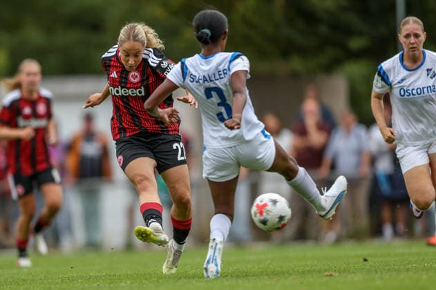 GER, Frankfurt, Eintracht Frankfurt vs SC Sand, Vorbereitung, Fussball, DFB, Spielzeit 2026 2027, Sportanlage Goldstein, Testspiel im Bild v.l.: Danique Tolhoek (Eintracht Frankfurt Frauen 18), Josefine Schaller (SC Sand Frauen 8) DFB DFL REGULATIONS PROHIBIT ANY USE OF PHOTOGRAPHS AS IMAGE SEQUENCES AND OR QUASI-VIDEO, 19.07.2026 *** GER, Frankfurt, Eintracht Frankfurt vs. SC Sand, Preseason, Soccer, DFB, 2026–2027 Season, Goldstein Sports Complex, Friendly Match: Pictured from left, Danique Tolhoek, Eintracht Frankfurt Women’s U-18, Josefine Schaller, SC Sand Women’s 8. DFB and DFL regulations prohibit any use of photographs as image sequences and or quasi-video. July 19, 2026 Copyright: HMBxMedia HendrikxHamelau