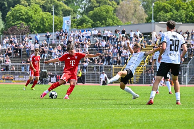 Testspiel; SSV Ulm 1846 Fussball - FC Bayern München II; 19.07.2026 ULM, GERMANY - 19. July: im Bild ein Torschuss von Michael MATOSEVIC (FC Bayern München II 8) während dem Testspiel zwischen dem SSV 1846 Ulm Fussball und den Amateuren des FC Bayern München im Donaustadion *** Friendly Match: SSV Ulm 1846 vs. FC Bayern Munich II, July 19, 2026, ULM, GERMANY July 19: Pictured is a shot on goal by Michael MATOSEVIC of FC Bayern Munich II 8 during the friendly match between SSV 1846 Ulm Soccer and the FC Bayern Munich reserves at the Donaustadion Copyright: xBEAUTIFULxSPORTS Goldbergx
