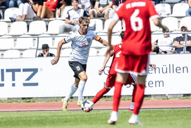 SSV Ulm 1846 Fußball vs FC Bayern München II, Fussball, Freundschaftsspiel, Saisoneröffnung SSV Ulm 1846 Fußball, Donaustadion Ulm 19.07.26 Benjamin Goller (SSV Ulm 1846 Fußball, 07) SSV Ulm 1846 Fußball vs FC Bayern München II, Fussball, Freundschaftsspiel, Saisoneröffnung SSV Ulm 1846 Fußball, Donaustadion Ulm 19.07.26 Foto: Lucca Fundel Ulm Donaustadion Baden-Württemberg Deutschland *** SSV Ulm 1846 Soccer vs. FC Bayern Munich II, Soccer, Friendly Match, SSV Ulm 1846 Soccer Season Opener, Donaustadion Ulm, July 19, 2026, Benjamin Goller, SSV Ulm 1846 Soccer, 07 SSV Ulm 1846 Soccer vs. FC Bayern Munich II, Soccer, Friendly Match, Season Opener for SSV Ulm 1846 Soccer, Donaustadion Ulm, July 26, 2019. Photo by Lucca Fundel, Ulm, Donaustadion, Baden-Württemberg, Germany