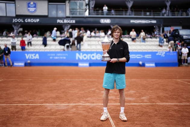 BASTAD, SWEDEN 20260719 Andrey Rublev after winning the men s singles final in the tennis match between Russia s Andrey Rublev and Italy s Luciano Darderi at the Nordea Open in Bastad. BASTAD SWEDEN x9200x *** BASTAD, SWEDEN, July 19, 2026 Andrey Rublev after winning the men s singles final in the tennis match between Russia s Andrey Rublev and Italy s Luciano Darderi at the Nordea Open in Bastad, BASTAD, SWEDEN x9200x  Copyright: xBjörnxLarssonxRosvall TTx TENNIS NORDEA OPEN IN BASTAD