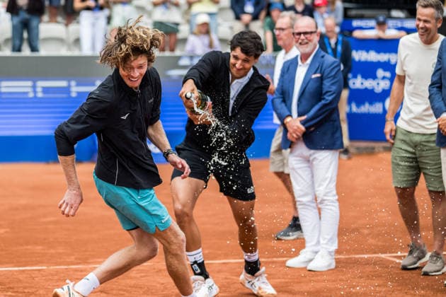 260719 Andrey Rublev of Russia and Luciano Darderi of Italy celebrate after men™s singles during day 7 of the Nordea Open on July 19, 2026 in Bastad. Photo: Niclas Jönsson BILDBYRAN COP 273 NO0430 tennis ATP, Tennis Herren 250 nordea open bbeng final jubel celebration *** July 19, 2026: Andrey Rublev of Russia and Luciano Darderi of Italy celebrate after the men’s singles match on Day 7 of the Nordea Open on July 19, 2026 in Bastad. Photo by Niclas Jönsson, BILDBYRAN COP 273 NO0430 tennis ATP 250 Nordea Open men s singles final cheers celebration  Copyright: NICLASxJÖNSSON BB260719NO100