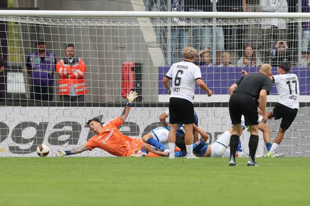 19.07.2026, xtgx, Fussball - Testspiel Erzgebirge Aue - FC Schalke 04 v.l. Tor zum 2:4 durch Marcel Bär (Aue, 15) (DFL DFB REGULATIONS PROHIBIT ANY USE OF PHOTOGRAPHS as IMAGE SEQUENCES and or QUASI-VIDEO) Aue *** July 19, 2026, xtgx, Soccer Friendly Match: Erzgebirge Aue vs. FC Schalke 04 – Goal making the score 2–4 by Marcel Bär (Aue), 15 DFL DFB REGULATIONS PROHIBIT ANY USE OF PHOTOGRAPHS AS IMAGE SEQUENCES AND OR QUASI-VIDEO (Aue)