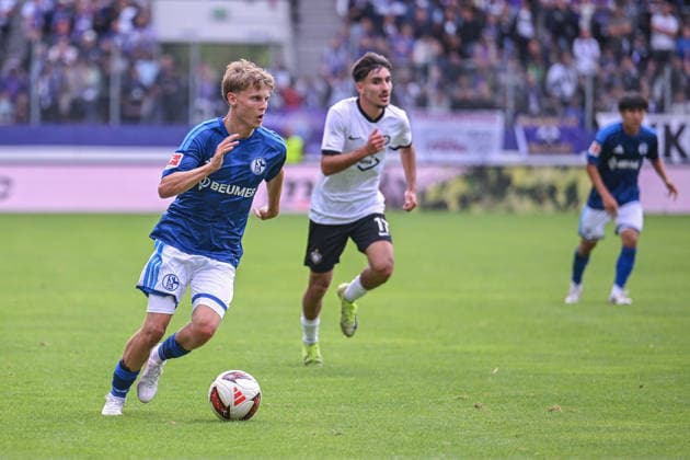 19.07.2026, Fussball, , Saison 2025 2026, Testspiel, FC Erzgebirge Aue - FC Schalke 04, Lucar Vozar (FC Schalke 04) xRHR-FOTO YYx *** July 19, 2026, Soccer, , 2025–2026 Season, Friendly Match, FC Erzgebirge Aue vs. FC Schalke 04, Lucar Vozar, FC Schalke 04 xRHR PHOTO YYx Copyright: KROEGER RHR-FOTOx RHR-FOTO YY