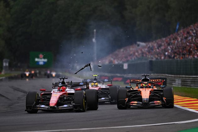 F1 - BELGIAN GRAND PRIX 2026 81 PIASTRI Oscar (aus), McLaren F1 Team MCL40, action 16 LECLERC Charles (mco), Scuderia Ferrari SF-26, action crash, accident, during the Formula 1 Belgian Grand Prix 2026, 10th round of the 2026 Formula One World Championship, WM, Weltmeisterschaft from July 17 to 19, 2026 on the Circuit de Spa-Francorchamps, in Stavelot, Belgium -  Copyright: xALBERTOxVIMERCATIx