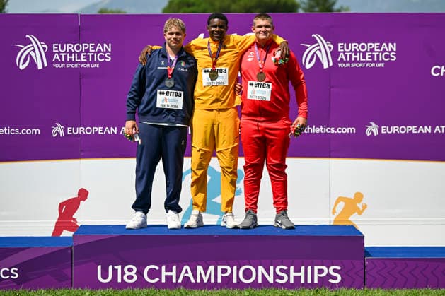U18-Europameisterschaften Leichtathletik, Rieti Italien Gold - Siegerehrung: Clesio De Carvalho (GER LG Steinlach-Zollern) bei den U18-Europameisterschaften Leichtathletik, Rieti Italien *** U18 European Athletics Championships, Rieti, Italy: Gold Medal Ceremony for Clesio De Carvalho (GER) of LG Steinlach Zollern at the U18 European Athletics Championships in Rieti, Italy Copyright: xBEAUTIFULxSPORTS DecaxText&Bildx