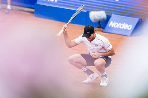 260719 Luciano Darderi of Italy slams his racket during day 7 of the Nordea Open on July 19, 2026 in Bastad. Photo: Niclas Jönsson BILDBYRAN COP 273 NO0430 tennis ATP, Tennis Herren 250 nordea open bbeng final *** 260719 Luciano Darderi of Italy slams his racket during Day 7 of the Nordea Open on July 19, 2026, in Bastad. Photo: Niclas Jönsson, BILDBYRAN COP 273 NO0430 tennis atp 250 nordea open bbeng final  Copyright: NICLASxJÖNSSON BB260719NO125