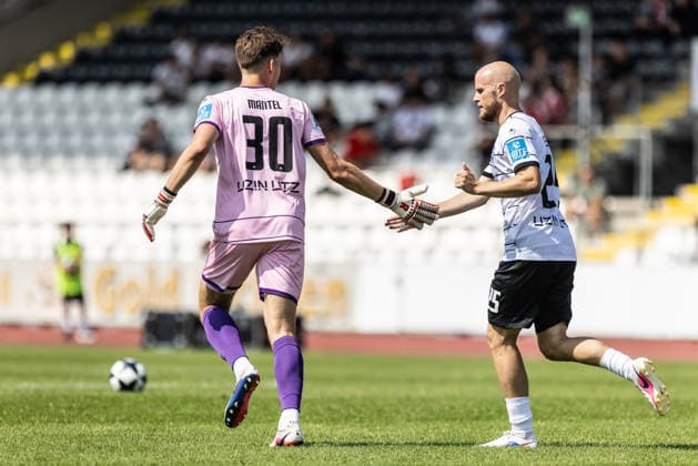 SSV Ulm 1846 Fußball vs FC Bayern München II, Fussball, Freundschaftsspiel, Saisoneröffnung SSV Ulm 1846 Fußball, Donaustadion Ulm 19.07.26 Torjubel Jubel Freude nach Treffer Tor Torschuss zum 2:0 durch Oliver Wähling (SSV Ulm 1846 Fußball, 10). v.l. Robin Mantel (SSV Ulm 1846 Fußball, 30), Marcel Seegert (SSV Ulm 1846 Fußball, 25) SSV Ulm 1846 Fußball vs FC Bayern München II, Fussball, Freundschaftsspiel, Saisoneröffnung SSV Ulm 1846 Fußball, Donaustadion Ulm 19.07.26 Foto: Lucca Fundel Ulm Donaustadion Baden-Württemberg Deutschland *** SSV Ulm 1846 Soccer vs. FC Bayern Munich II, Soccer, Friendly Match, SSV Ulm 1846 Soccer Season Opener, Donaustadion Ulm, July 26, 19, Goal celebration, Cheers, Joy after a goal, Goal, Shot on goal for the 2–0 lead by Oliver Wähling, SSV Ulm 1846 Soccer, 10 (from left) Robin Mantel, SSV Ulm 1846 Soccer, 30, Marcel Seegert, SSV Ulm 1846 Soccer, 25, SSV Ulm 1846 Soccer vs. FC Bayern Munich II, Soccer, Friendly Match, Season Opener for SSV Ulm 1846 Soccer, Donaustadion Ulm, July 26, 2019; Photo by Lucca Fundel; Ulm Donaustadion, Baden-Württemberg, Germany