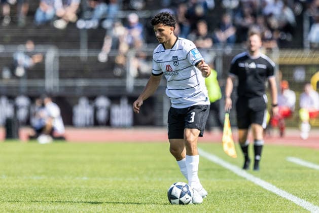 SSV Ulm 1846 Fußball vs FC Bayern München II, Fussball, Freundschaftsspiel, Saisoneröffnung SSV Ulm 1846 Fußball, Donaustadion Ulm 19.07.26 Freisteller Einzelbild Alexandre Azevedo (SSV Ulm 1846 Fußball, 03) SSV Ulm 1846 Fußball vs FC Bayern München II, Fussball, Freundschaftsspiel, Saisoneröffnung SSV Ulm 1846 Fußball, Donaustadion Ulm 19.07.26 Foto: Lucca Fundel Ulm Donaustadion Baden-Württemberg Deutschland *** SSV Ulm 1846 Soccer vs. FC Bayern Munich II, Soccer, Friendly Match, SSV Ulm 1846 Soccer Season Opener, Donaustadion Ulm, July 26, 19, cropped single image of Alexandre Azevedo, SSV Ulm 1846 Soccer, 03 SSV Ulm 1846 Soccer vs. FC Bayern Munich II, Soccer, Friendly Match, Season Opener for SSV Ulm 1846 Soccer, Donaustadion Ulm, July 26, 2019, Photo by Lucca Fundel, Ulm, Donaustadion, Baden-Württemberg, Germany