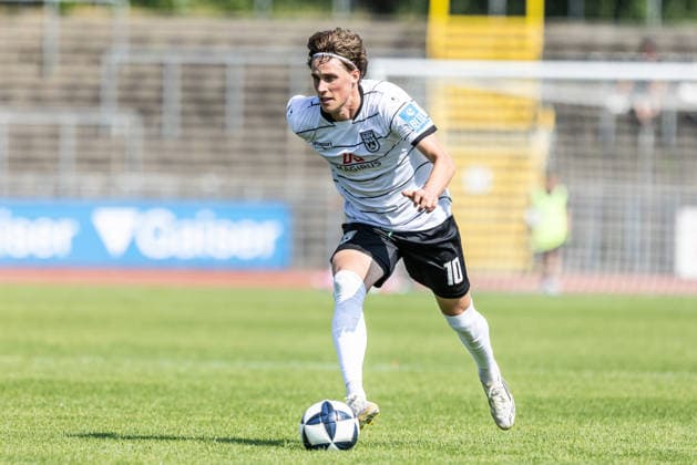 SSV Ulm 1846 Fußball vs FC Bayern München II, Fussball, Freundschaftsspiel, Saisoneröffnung SSV Ulm 1846 Fußball, Donaustadion Ulm 19.07.26 Freisteller Einzelbild Oliver Wähling (SSV Ulm 1846 Fußball, 10) SSV Ulm 1846 Fußball vs FC Bayern München II, Fussball, Freundschaftsspiel, Saisoneröffnung SSV Ulm 1846 Fußball, Donaustadion Ulm 19.07.26 Foto: Lucca Fundel Ulm Donaustadion Baden-Württemberg Deutschland *** SSV Ulm 1846 Soccer vs. FC Bayern Munich II, Soccer, Friendly Match, SSV Ulm 1846 Soccer Season Opener, Donaustadion Ulm, July 26, 2019, cropped single image by Oliver Wähling, SSV Ulm 1846 Soccer, 10 SSV Ulm 1846 Soccer vs. FC Bayern Munich II, Soccer, Friendly Match, SSV Ulm 1846 Soccer Season Opener, Donaustadion Ulm, July 26, 2019, Photo by Lucca Fundel, Ulm, Donaustadion, Baden-Württemberg, Germany