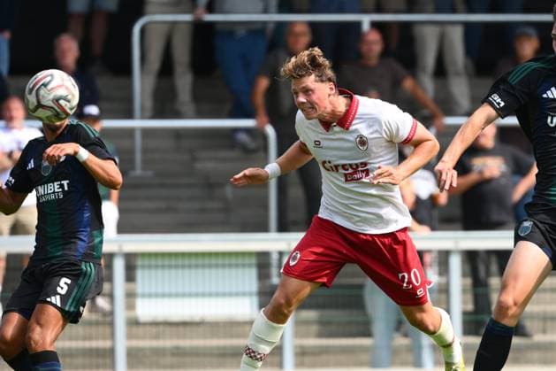 Sporting Hasselt v Royal Antwerp FC - Jupiler Pro League Friendly HASSELT, BELGIUM - JULY 19 : Van Helden Rein defender of Royal Antwerp FC missing an opportunity during the Jupiler Pro League friendly match between Sporting Hasselt and Royal Antwerp FC on July 19, 2026 in Hasselt, Belgium, 19 07 2026 Hasselt Belgium  Copyright: xVincentxKalutx