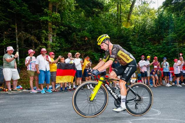 Tour de France 2026 Stage 15 PLATEAU DE SOLAISON, FRANCE - JULY 19 : Campenaerts Victor (BEL) of Team Visma Lease a Bike in action during stage 15 of the 113rd edition of Tour de France an UCI World Tour 2.UWT cycling road race stage for Men Elite of 184 km with start in Champagnole and finish in Plateau de Solaison on July 19, 2026 in Plateau de Solaison, France, 19 07 2026 Plateau de Solaison France  Copyright: xLucaxBettinix