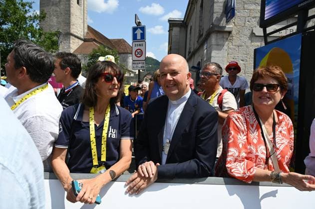 15e étape du tour, Champagnole, 19 juillet 2026. PHOTOPQR LE PROGRES Philippe TRIAS - 19 07 2026 - 15e étape du tour, Champagnole, 19 juillet 2026. -Monseigneur Jean-Luc Garin, évêque de Saint-Claude, a célébré une messe retransmise en direct sur France 2 (le jour du seigneur). - CYCLING TOUR DE FRANCE STAGE 15 stage 15 of the 2026 Tour de France cycling race, a stage of 184km from Champagnole to Plateau de Solaison, on Sunday 19 July 2026. The 113th edition of the Tour de France starts on Saturday 4 July in Barcelona, Spain, and will finish in Paris, France on the 26th of July. Jura Franche-Comté France  Copyright: xPHOTOPQR LExPROGRES MAXPPPxPhilippexTRIASx 20260719LPL8368 20260719LPL8368