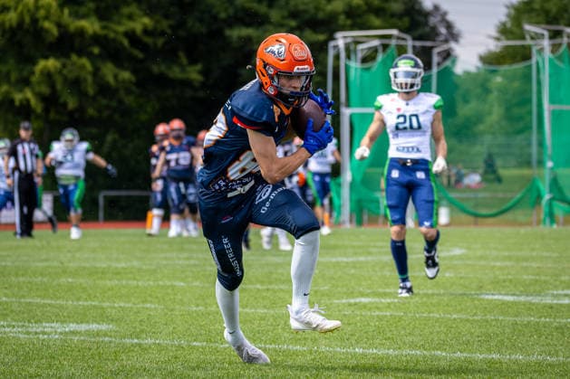 Adrian Terwart (ifm Razorbacks Ravensburg, 88 Wide Receiver) ifm Razorbacks Ravensburg vs Straubing Spiders, American Football, German Football League, Week 11, 2026, 19.07.2026, Weingarten TeleData Stadion am Lindenhof Baden Württemberg Germany Copyright: xFootxBowl SebastianxJustx