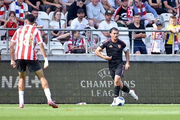 2026.07.19 Krakow Pilka nozna , sezon 2026 27 , sparing , mecz sparingowy , mecz towarzyski w ramach obchodow jubileuszu Cracovii Cracovia Krakow - Sevilla FC N z Kahveh Zahiroleslam, Gabriel Suazo Foto Krzysztof Porebski PressFocus 2026.07.19 Krakow Football , friendly game , anniversary of Cracovia , 2026 2027 season Cracovia Krakow - Sevilla FC Kahveh Zahiroleslam, Gabriel Suazo Credit: Krzysztof Porebski PressFocus NEWSPIX.PL --- newspix.pl 