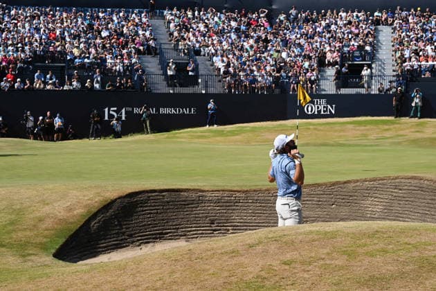 Cameron Young (USA) splashes out of a bunker on the 18th Green, almost holes it but drops a shot to -9 but is the clubhouse leader. Dejection. 154th Open Golf Championships, Royal Birkdale, Southport, UK - 19 Jul 2026Southport Royal Birkdale United Kingdom  Copyright: xGreigxCowie Shutterstockx 16988299m