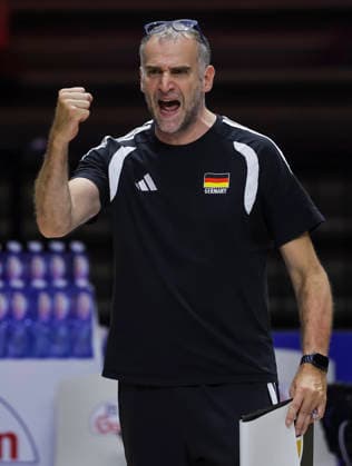 WomenÕs Volleyball Nations League - Belgrade 2026 Germany s head coach Massimo Botti reacts during the MenÕs Volleyball Nations League Pool 7 match between Germany and Ukraine at Belgrade Arena on July 19, 2026 in Belgrade, Serbia. Belgrade Serbia Copyright: xSrdjanxStevanovicx x