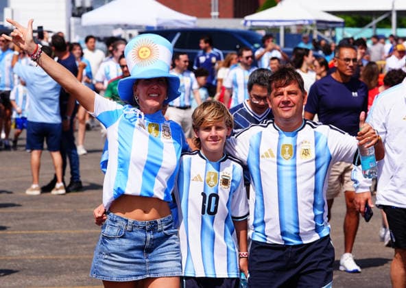 Spain v Argentina - FIFA World Cup, WM, Weltmeisterschaft, Fussball 2026 - Final NEW JERSEY, UNITED STATES - JULY 19: Fans gather prior the FIFA World Cup 2026 Final match between Spain and Argentina at New Jersey Stadium (MetLife Stadium) in East Rutherford, New Jersey, USA, on July 19, 2026. Evrim Aydin Anadolu New Jersey United States. Editorial use only. Please get in touch for any other usage.  Copyright: x2026xAnadoluxEvrimxAydinx
