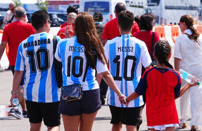 Spain v Argentina - FIFA World Cup, WM, Weltmeisterschaft, Fussball 2026 - Final NEW JERSEY, UNITED STATES - JULY 19: Fans gather prior the FIFA World Cup 2026 Final match between Spain and Argentina at New Jersey Stadium (MetLife Stadium) in East Rutherford, New Jersey, USA, on July 19, 2026. Evrim Aydin Anadolu New Jersey United States. Editorial use only. Please get in touch for any other usage.  Copyright: x2026xAnadoluxEvrimxAydinx