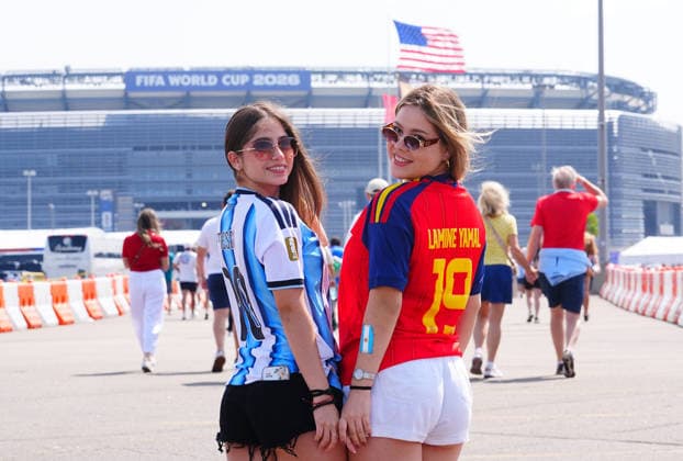 Sport Bilder des Tages Spain v Argentina - FIFA World Cup, WM, Weltmeisterschaft, Fussball 2026 - Final NEW JERSEY, UNITED STATES - JULY 19: Fans gather prior the FIFA World Cup 2026 Final match between Spain and Argentina at New Jersey Stadium (MetLife Stadium) in East Rutherford, New Jersey, USA, on July 19, 2026. Evrim Aydin Anadolu New Jersey United States. Editorial use only. Please get in touch for any other usage.  Copyright: x2026xAnadoluxEvrimxAydinx