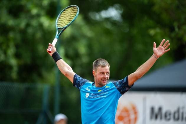 TENNIS - 2. TENNIS-BUNDESLIGA SÜD I TC RUHLA 92 HEIMSPIEL TC RW MRH TROWE SPRENDLINGEN ** NUR FÜR REDAKTIONELLE ZWECKE ** EDITORIAL USE ONLY **<p>19 07 2026-Erfurt: Tennis Herren 2. Tennis-Bundesliga Süd I TC Ruhla 92 TC RW MRH Trowe Sprendlingen Tennisanlage Binderslebener Landstraße Herren Einzel im Foto: Michel Hopp (Tennisclub Ruhla 92 e.V.), im Bild, gewinnt sein Spiel gegen Mate Valkusz (TC RW MRH Trowe Sprendlingen) ( Deutschland Thueringen Erfurt Copyright: SaschaxFromm *** TENNIS 2 TENNIS BUNDESLIGA SOUTH I TC RUHLA 92 HOME MATCH TC RW MRH TROWE SPRENDLINGEN ** FOR EDITORIAL USE ONLY ** EDITORIAL USE ONLY ** July 19, 2026 Erfurt Men’s Tennis 2 Tennis Bundesliga South I TC Ruhla 92 vs. TC RW MRH Trowe Sprendlingen Tennis Facility on Binderslebener Landstraße Men’s singles in the photo: Michel Hopp, Tennisclub Ruhla 92 e.V., pictured, wins his match against Mate Valkusz of TC RW MRH Trowe Sprendlingen, Germany, Thuringia, Erfurt. Copyright SaschaxFromm Copyright: SaschaxFromm doc86sb3z3uu2a17vkgf1emb ,EDITORIAL USE ONLY