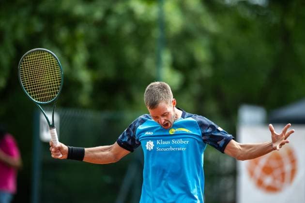 TENNIS - 2. TENNIS-BUNDESLIGA SÜD I TC RUHLA 92 HEIMSPIEL TC RW MRH TROWE SPRENDLINGEN ** NUR FÜR REDAKTIONELLE ZWECKE ** EDITORIAL USE ONLY **<p>19 07 2026-Erfurt: Tennis Herren 2. Tennis-Bundesliga Süd I TC Ruhla 92 TC RW MRH Trowe Sprendlingen Tennisanlage Binderslebener Landstraße Herren Einzel im Foto: Michel Hopp (Tennisclub Ruhla 92 e.V.), im Bild, gewinnt sein Spiel gegen Mate Valkusz (TC RW MRH Trowe Sprendlingen) ( Deutschland Thueringen Erfurt Copyright: SaschaxFromm *** TENNIS 2 TENNIS BUNDESLIGA SOUTH I TC RUHLA 92 HOME MATCH TC RW MRH TROWE SPRENDLINGEN ** FOR EDITORIAL USE ONLY ** EDITORIAL USE ONLY ** July 19, 2026 Erfurt Men’s Tennis 2 Tennis Bundesliga South I TC Ruhla 92 vs. TC RW MRH Trowe Sprendlingen Tennis Facility on Binderslebener Landstraße Men’s singles in the photo: Michel Hopp, Tennisclub Ruhla 92 e.V., pictured, wins his match against Mate Valkusz of TC RW MRH Trowe Sprendlingen, Germany, Thuringia, Erfurt. Copyright SaschaxFromm Copyright: SaschaxFromm doc86sb3zki1qo14brz11fyx ,EDITORIAL USE ONLY