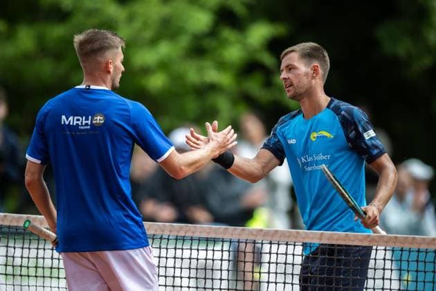 TENNIS - 2. TENNIS-BUNDESLIGA SÜD I TC RUHLA 92 HEIMSPIEL TC RW MRH TROWE SPRENDLINGEN ** NUR FÜR REDAKTIONELLE ZWECKE ** EDITORIAL USE ONLY **<p>19 07 2026-Erfurt: Tennis Herren 2. Tennis-Bundesliga Süd I TC Ruhla 92 TC RW MRH Trowe Sprendlingen Tennisanlage Binderslebener Landstraße Herren Einzel im Foto: Michel Hopp (Tennisclub Ruhla 92 e.V.), rechts, gewinnt sein Spiel gegen Mate Valkusz (TC RW MRH Trowe Sprendlingen) ( Deutschland Thueringen Erfurt Copyright: SaschaxFromm *** TENNIS 2 TENNIS BUNDESLIGA SOUTH I TC RUHLA 92 HOME MATCH TC RW MRH TROWE SPRENDLINGEN ** FOR EDITORIAL USE ONLY ** EDITORIAL USE ONLY ** July 19, 2026 Erfurt Men’s Tennis 2 Tennis Bundesliga South I TC Ruhla 92 TC RW MRH Trowe Sprendlingen Tennis Facility, Binderslebener Landstraße Men’s singles in the photo: Michel Hopp, Tennisclub Ruhla 92 e.V., on the right, wins his match against Mate Valkusz of TC RW MRH Trowe Sprendlingen, Germany, Thuringia, Erfurt. Copyright SaschaxFromm Copyright: SaschaxFromm doc86sb3zta890dnmpgaik ,EDITORIAL USE ONLY