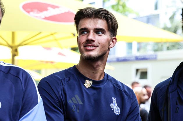 Fussball, 3.Liga Saison 2026 2027 Saisonvorbereitung MSV Duisburg auf dem Duisburger Stadtfest 19.07.2026, Königstrasse Duisburg Laurenz Jennissen (MSV Duisburg, 21) Duisburg Königstrasse Nordrhein-Westfalen Deutschland *** Sports, Soccer, 3rd Division, 2026–2027 Season, MSV Duisburg s preseason training at the Duisburg City Festival on July 19, 2026, Königstrasse, Duisburg; Laurenz Jennissen, MSV Duisburg; 21 Königstrasse, Duisburg, North Rhine-Westphalia, Germany
