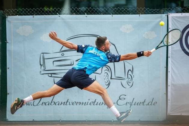 TENNIS - 2. TENNIS-BUNDESLIGA SÜD I TC RUHLA 92 HEIMSPIEL TC RW MRH TROWE SPRENDLINGEN ** NUR FÜR REDAKTIONELLE ZWECKE ** EDITORIAL USE ONLY **<p>19 07 2026-Erfurt: Tennis Herren 2. Tennis-Bundesliga Süd I TC Ruhla 92 TC RW MRH Trowe Sprendlingen Tennisanlage Binderslebener Landstraße Herren Einzel im Foto: Michel Hopp (Tennisclub Ruhla 92 e.V.), im Bild, gewinnt sein Spiel gegen Mate Valkusz (TC RW MRH Trowe Sprendlingen) ( Deutschland Thueringen Erfurt Copyright: SaschaxFromm *** TENNIS 2 TENNIS BUNDESLIGA SOUTH I TC RUHLA 92 HOME MATCH TC RW MRH TROWE SPRENDLINGEN ** FOR EDITORIAL USE ONLY ** EDITORIAL USE ONLY ** July 19, 2026 Erfurt Men’s Tennis 2 Tennis Bundesliga South I TC Ruhla 92 vs. TC RW MRH Trowe Sprendlingen Tennis Facility on Binderslebener Landstraße Men’s singles in the photo: Michel Hopp, Tennisclub Ruhla 92 e.V., pictured, wins his match against Mate Valkusz of TC RW MRH Trowe Sprendlingen, Germany, Thuringia, Erfurt. Copyright SaschaxFromm Copyright: SaschaxFromm doc86sb4wax40k1gyr3n1fby ,EDITORIAL USE ONLY
