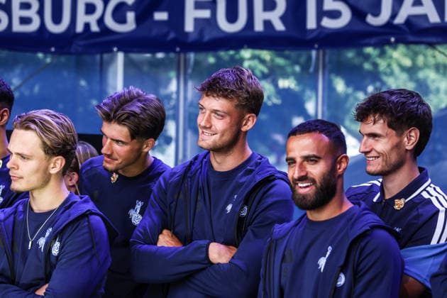 Fussball, 3.Liga Saison 2026 2027 Saisonvorbereitung MSV Duisburg auf dem Duisburger Stadtfest 19.07.2026, Königstrasse Duisburg Laurenz Jennissen (MSV Duisburg, 21) Ben Schlicke (MSV Duisburg, 40) Ramien Safi (MSV Duisburg, 19) Duisburg Königstrasse Nordrhein-Westfalen Deutschland *** Sports, Soccer, 3rd Division 2026–2027 Season: MSV Duisburg’s Preseason at the Duisburg City Festival on July 19, 2026, Königstrasse, Duisburg; Laurenz Jennissen, MSV Duisburg; 21 Ben Schlicke, MSV Duisburg; 40 Ramien Safi, MSV Duisburg; 19 Duisburg, Königstrasse, North Rhine-Westphalia, Germany