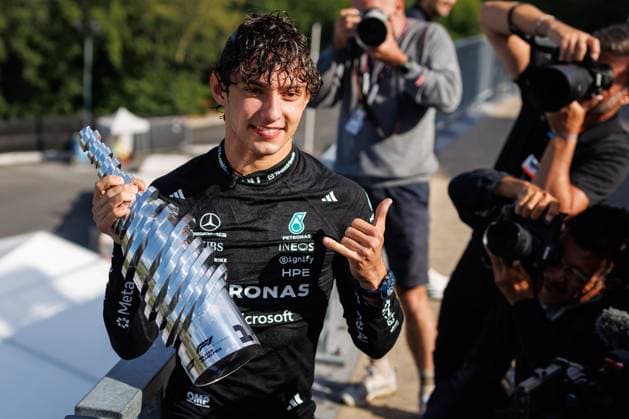 Andrea Kimi Antonelli (Mercedes AMG Petronas F1 Team, 12) bejubelt seinen Sieg, Grosser Preis von Belgien, Motorsport, Formel 1, Saison 2026, 19.07.2026 Grosser Preis von Belgien, Motorsport, Formel 1, Saison 2026, 19.07.2026 Spa Franchorchamps *** Andrea Kimi Antonelli of the Mercedes AMG Petronas F1 Team, 12, celebrates his victory at the Belgian Grand Prix, Motorsports, Formula 1, 2026 Season, July 19, 2026 Belgian Grand Prix, Motorsports, Formula 1, 2026 Season, July 19, 2026 Spa-Francorchamps Copyright: xEibner-Pressefoto AlexanderxNeisx EP_ANS