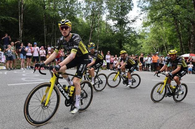 Tour de France 2026 - UCI Cycling Race Pierre Teyssot MAXPPP ; Tour de France 2026 - UCI Cycling Race. Plateau de Solaison, France on July 19, 2026. US Matteo Jorgenson Riders of Team Lease a Bike in a pursuing group in the ascent of the Plateau de Solaison during the 15th stage of the 113th edition of the Tour de France cycling race, 183,9 km between Champagnole and Plateau de Solaison, on July 19, 2026. Their leader Jonas Vingegaard had to leave the Tour after a crash. Left US Matteo Jorgenson Riders of Team Lease a Bike Pierre Teyssot Maxppp Plateau de Solaison Haute-Savoie France  Copyright: xMAXPPPxPierrexTeyssotx TEY65413 TEY65413