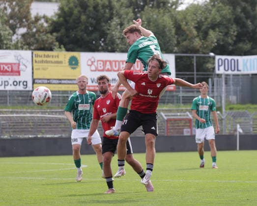 Duell zwischen Bjarne Pfundheller (VfB Luebeck) und Kaltenkirchens Max Spreitzer Fussball, Herren, Saison 2026 2027, SHFV-Pokal Achtelfinale, VfB Luebeck gegen Kaltenkirchener TS , 4-1 DFL REGULATIONS PROHIBIT ANY USE OF PHOTOGRAPHS AS IMAGE SEQUENCES AND OR QUASI-VIDEO. *** Showdown between Bjarne Pfundheller of VfB Lübeck and Max Spreitzer of Kaltenkirchen; Soccer, Men’s, 2026–2027 Season, SHFV Cup Round of 16, VfB Lübeck vs. Kaltenkirchener TS, 4–1. DFL regulations prohibit any use of photographs as image sequences and or quasi-video.