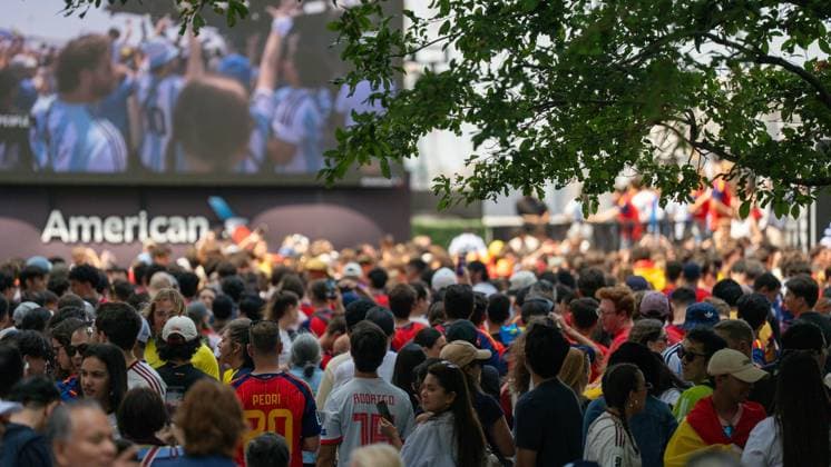 RECORD DATE NOT STATED Argentina and Spain Fans Bring World Cup Fever to Hudson Yards Watch Party (NEW)Argentina and Spain Fans Bring World Cup Fever to Hudson Yards Watch Party. July19,2026,Hudson Yard, New York,USA. Fans of Argentina and Spain filled Hudson Yards with energy and excitement ahead of the FIFA World Cup, WM, Weltmeisterschaft, Fussball final. Waving flags, singing chants, and proudly wearing their team colors, supporters from both nations created a vibrant atmosphere as they gathered to watch and celebrate one of football s biggest matches. Credit: Jorge Estrellado Thenews2(Foto: Jorge Estrellado Thenews2 imago images) SPO  Copyright: xJorgexEstrelladox