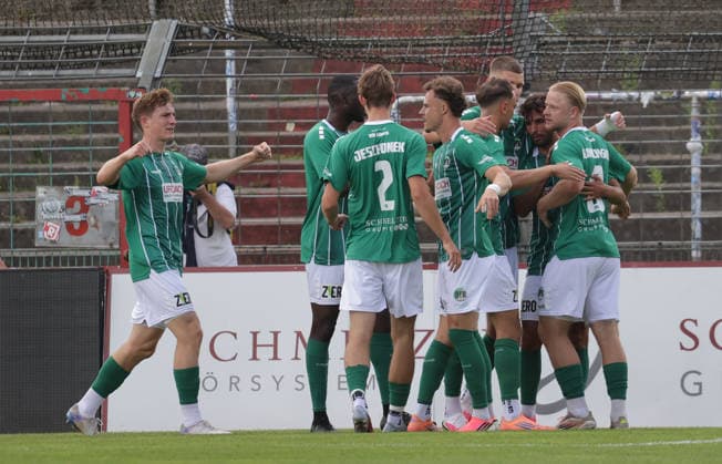 Torjubel VfB Luebeck Fussball, Herren, Saison 2026 2027, SHFV-Pokal Achtelfinale, VfB Luebeck gegen Kaltenkirchener TS , 4-1 DFL REGULATIONS PROHIBIT ANY USE OF PHOTOGRAPHS AS IMAGE SEQUENCES AND OR QUASI-VIDEO. *** Goal Celebration: VfB Lübeck Soccer, Men s Team, 2026–2027 Season, SHFV Cup Round of 16, VfB Lübeck vs. Kaltenkirchener TS, 4–1. DFL regulations prohibit any use of photographs as image sequences and or quasi-video.