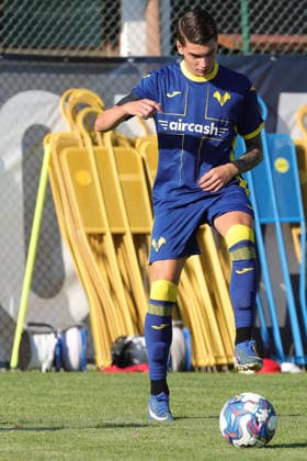 IPA86813272 - Salvatore Cerbone of Hellas Verona FC during the friendly match between Hellas Verona and Rovereto at the Sporting Center La Pineta on July 19, 2026, in Folgaria, VI.  Copyright: xEmanuelexPennacchio IPAxSportx xx 86813272