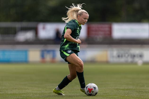 Fußball I Frauen I Testspiel I SV Meppen 1912 e.V. - VfL Wolfsburg I 19.07.2026 Anny Kerim-Lindland (38, VfL Wolfsburg) in Ballbesitz. Herzlake Hasetalstadion Niedersachsen Deutschland *** Soccer I Women I Friendly Match I SV Meppen 1912 e.V. vs. VfL Wolfsburg I July 19, 2026 Anny Kerim Lindland 38, VfL Wolfsburg in possession Herzlake Hasetalstadion Lower Saxony Germany Copyright: xLobeca CedricxSiefkerx