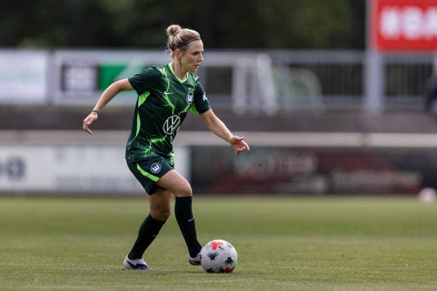 Fußball I Frauen I Testspiel I SV Meppen 1912 e.V. - VfL Wolfsburg I 19.07.2026 Svenja Huth (10, VfL Wolfsburg) in Ballbesitz. Herzlake Hasetalstadion Niedersachsen Deutschland *** Soccer I Women I Friendly Match I SV Meppen 1912 e.V. vs. VfL Wolfsburg I July 19, 2026 Svenja Huth 10, VfL Wolfsburg in possession Herzlake Hasetalstadion Lower Saxony Germany Copyright: xLobeca CedricxSiefkerx