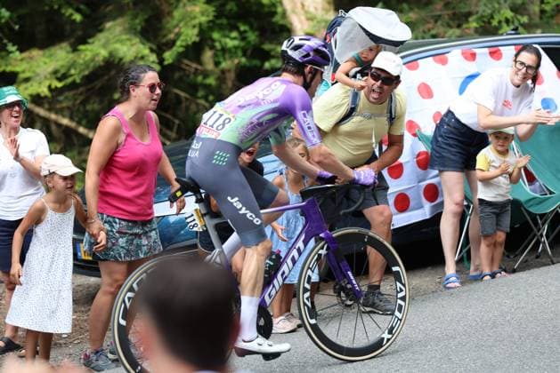 Tour de France 2026 - UCI Cycling Race Pierre Teyssot MAXPPP ; Tour de France 2026 - UCI Cycling Race. Plateau de Solaison, France on July 19, 2026. Mauro Schmid (SUI - Jayco) in the ascent of the Plateau de Solaison during the 15th stage of the 113th edition of the Tour de France cycling race, 183,9 km between Champagnole and Plateau de Solaison. Mauro Schmid (SUI - Jayco) Pierre Teyssot Maxppp Plateau de Solaison Haute-Savoie France  Copyright: xMAXPPPxPierrexTeyssotx TEY65188 TEY65188